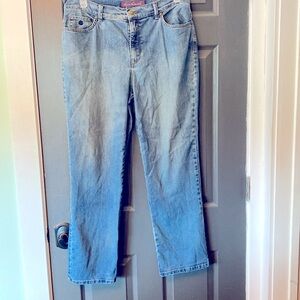 Gloria Vanderbilt Amanda style size 10